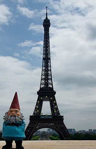 http://aupairmom.com/wp-content/uploads/2009/02/gnome-eiffel-tower.jpg